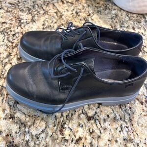 Camper navy Leather Oxfords with silver/blue Sole size 37 excellent condition